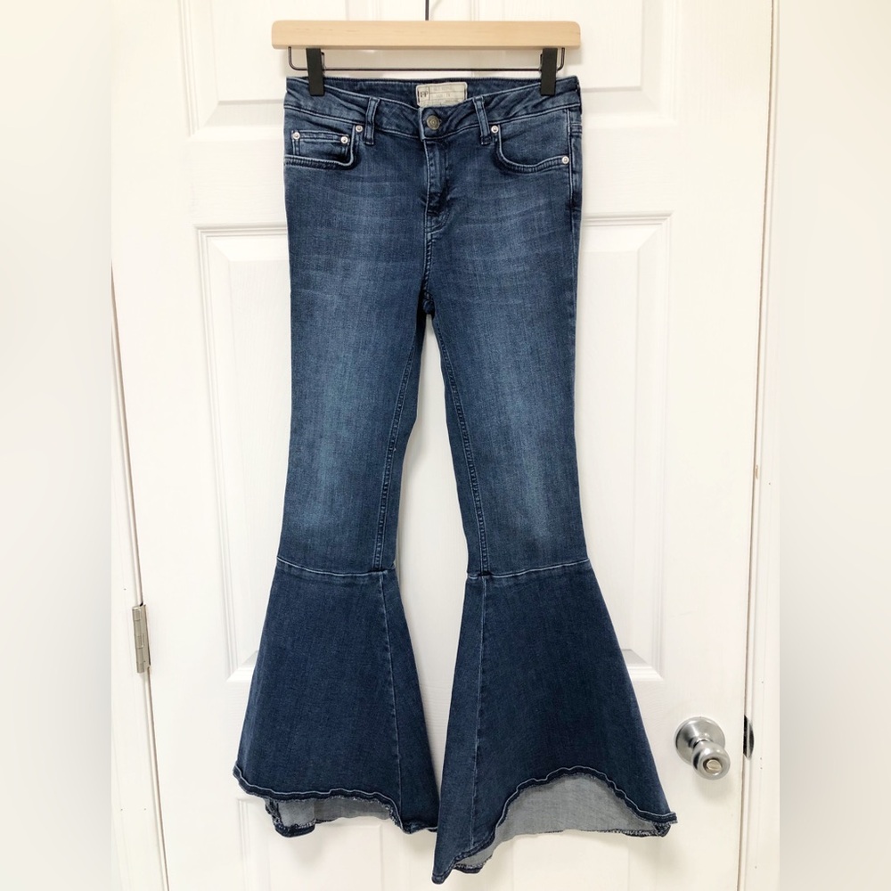 Free People Blue Extreame Flare Wide Leg Jeans size 26